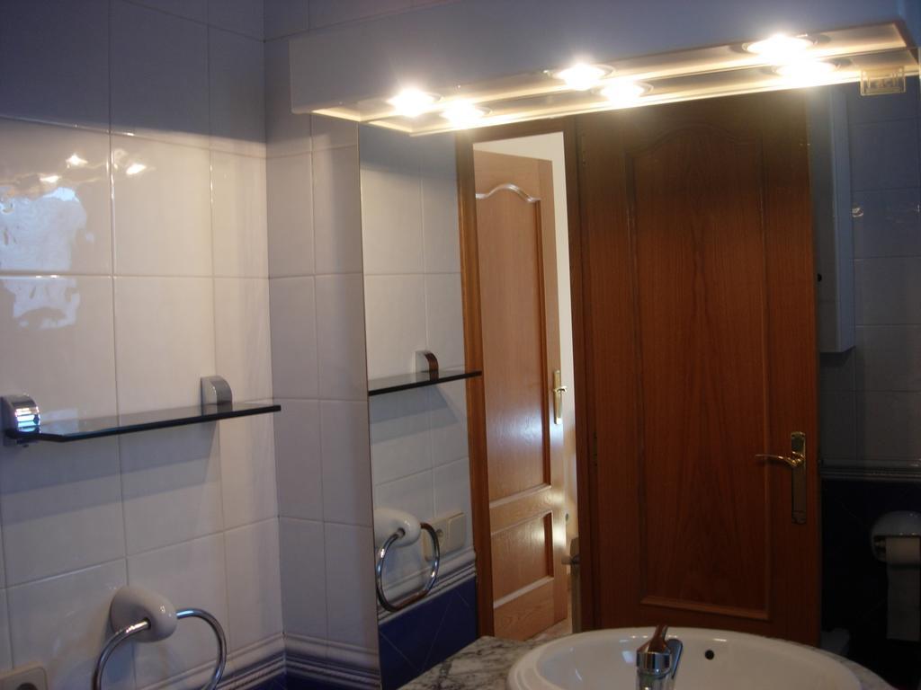 Apartaments El Ribal Valencia D'Aneu Habitación foto
